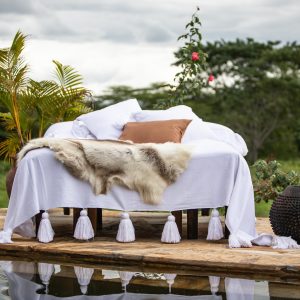 SIGNATURE BEDSPREAD